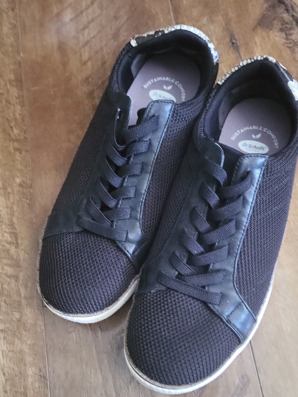 Dr. Scholl's Black Mesh Casual Slip On Sneakers EUC.  8.5